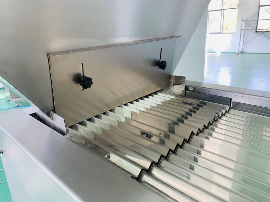 50HZ/60HZ 電圧計数と充填機 10-120 ボトル/分 迅速で正確な充填容量