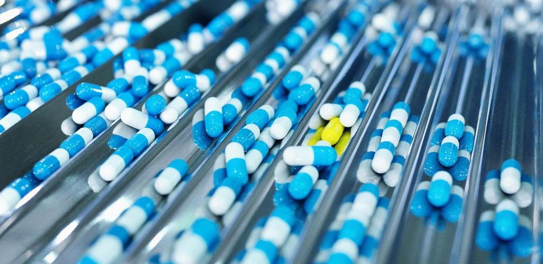 容量計数充填機、容量10～120本/分、機械重量320kg